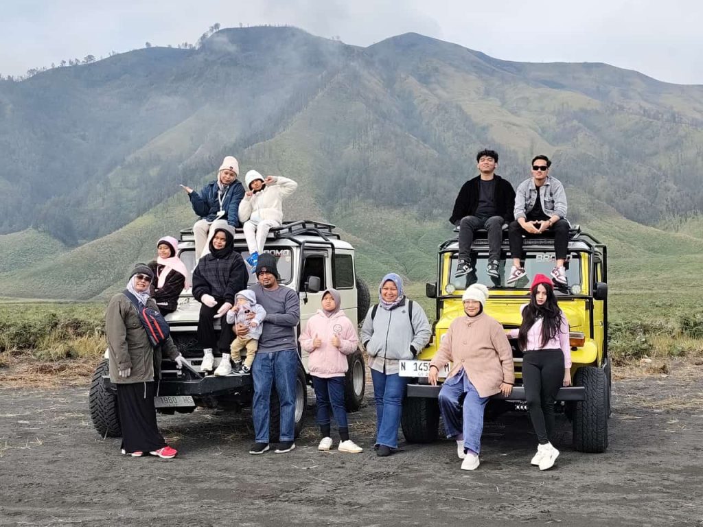 Promo Mendebarkan PAKET WISATA JEEP BROMO Sambut Bulan Ramadhan 1446 3 Bu feny 2